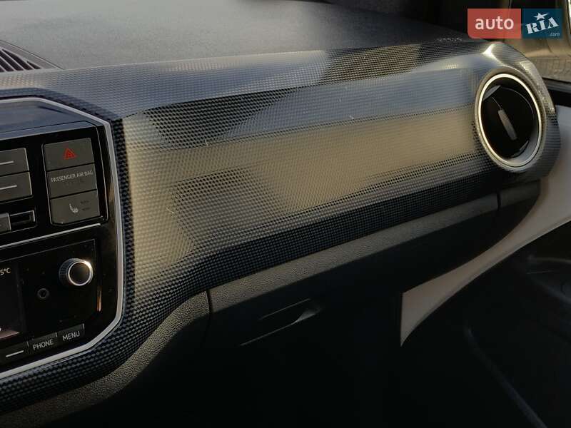 Хетчбек Volkswagen Up 2016 в Бердичеві