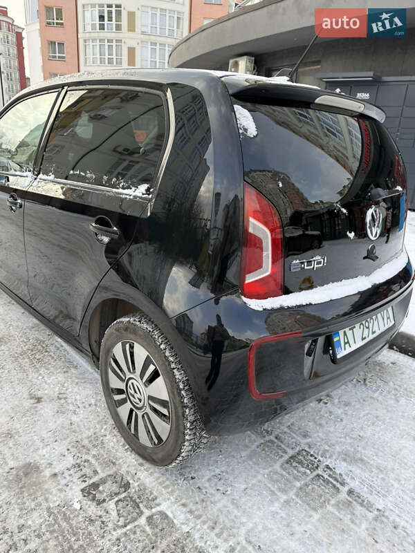 Хетчбек Volkswagen Up 2013 в Івано-Франківську