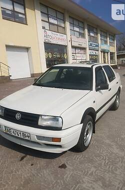 Седан Volkswagen Vento 1993 в Днепре