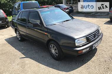 Седан Volkswagen Vento 1996 в Галиче