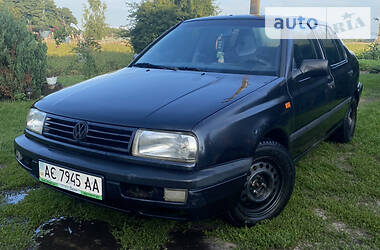 Седан Volkswagen Vento 1993 в Камне-Каширском