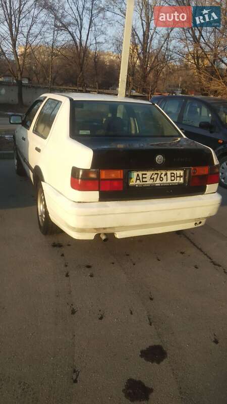 Седан Volkswagen Vento 1993 в Днепре
