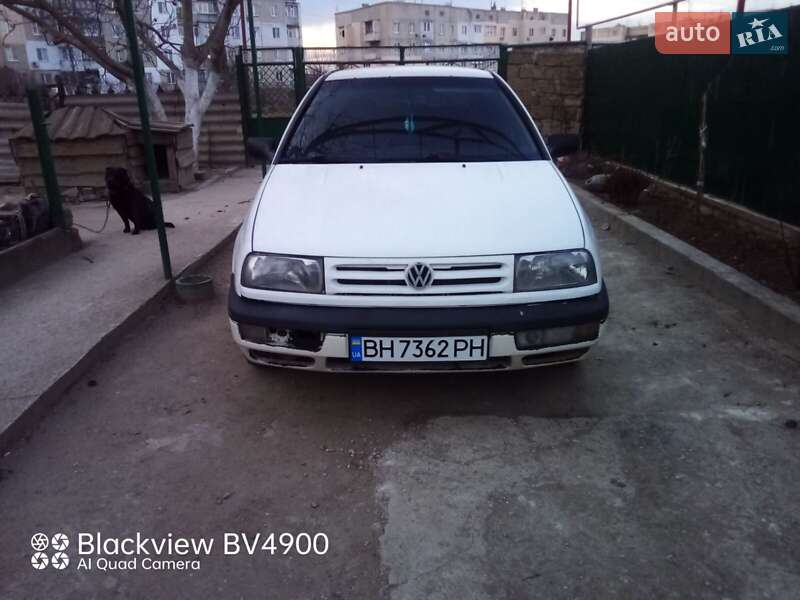 Седан Volkswagen Vento 1994 в Одессе