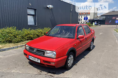 Седан Volkswagen Vento 1996 в Житомире