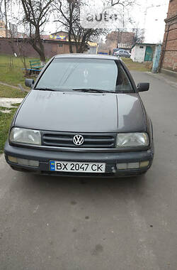 Седан Volkswagen Vento 1992 в Староконстантинове