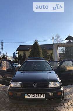 Седан Volkswagen Vento 1995 в Новояворовске