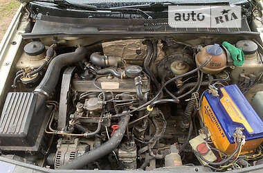 Седан Volkswagen Vento 1992 в 