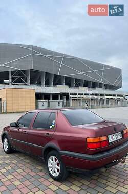 Седан Volkswagen Vento 1993 в Львове