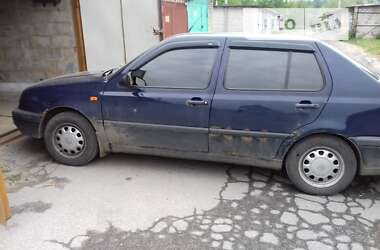 Седан Volkswagen Vento 1993 в Харькове