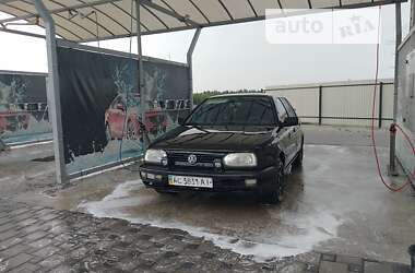 Седан Volkswagen Vento 1996 в Зарічному
