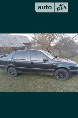 Седан Volkswagen Vento 1996 в Заречном