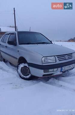 Седан Volkswagen Vento 1995 в Черновцах