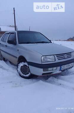 Седан Volkswagen Vento 1995 в Черновцах