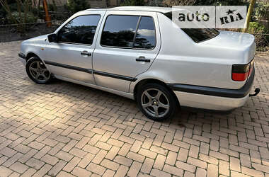 Седан Volkswagen Vento 1996 в Василькове