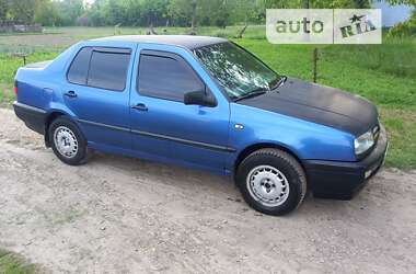 Седан Volkswagen Vento 1997 в Черновцах