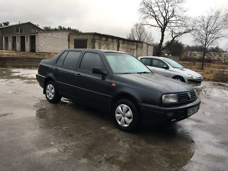 Седан Volkswagen Vento 1993 в Ковеле