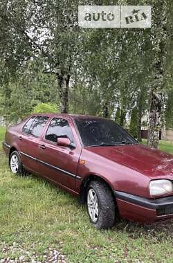 Седан Volkswagen Vento 1994 в Чернівцях