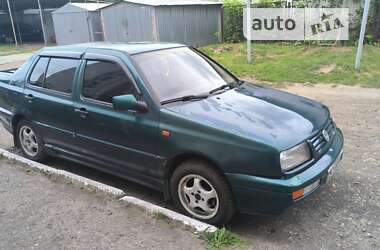 Седан Volkswagen Vento 1998 в Городку