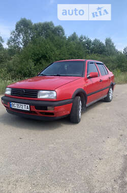 Седан Volkswagen Vento 1993 в Яворове