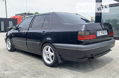 Седан Volkswagen Vento 1992 в Чернівцях