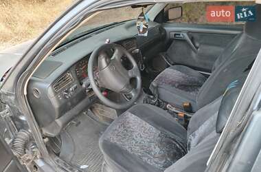 Седан Volkswagen Vento 1995 в 