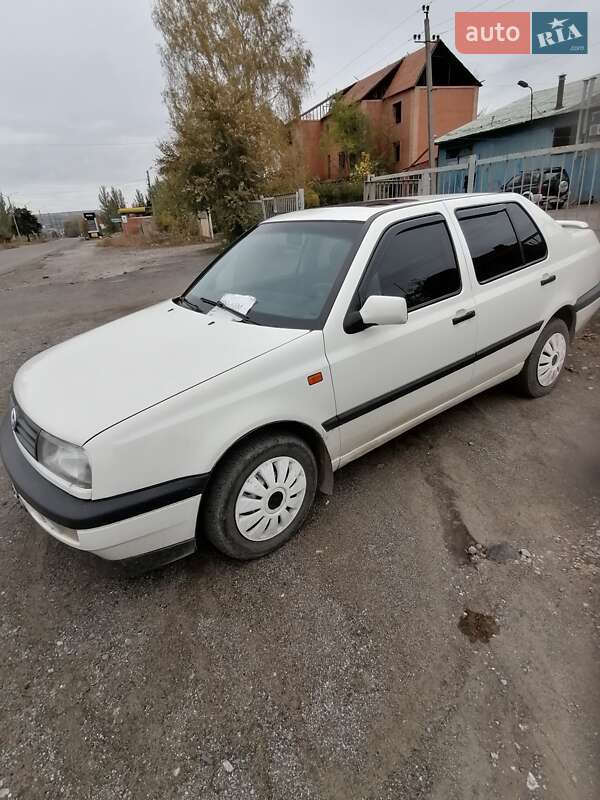 Седан Volkswagen Vento 1993 в Константиновке (Краматорского района)