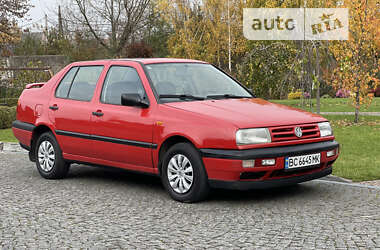 Седан Volkswagen Vento 1994 в Жовкве