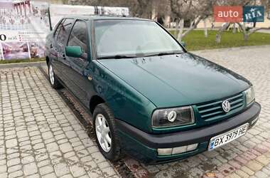 Седан Volkswagen Vento 1996 в Дунаївцях