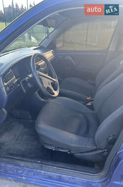 Седан Volkswagen Vento 1992 в 