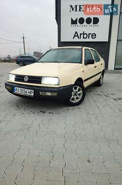 Седан Volkswagen Vento 1994 в Хусте