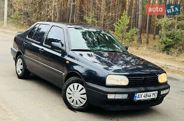 Седан Volkswagen Vento 1993 в Харькове