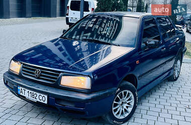 Седан Volkswagen Vento 1993 в Ивано-Франковске