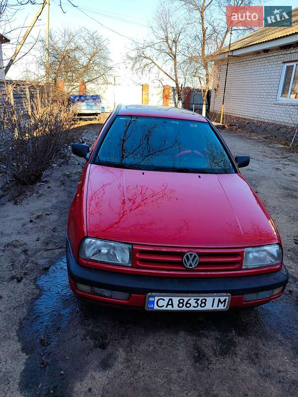 Седан Volkswagen Vento 1995 в Черкасах