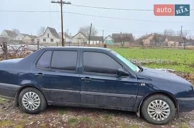 Седан Volkswagen Vento 1997 в Андрушівці