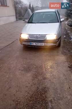 Седан Volkswagen Vento 1996 в Рудки