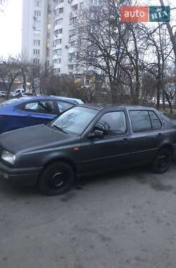 Седан Volkswagen Vento 1993 в Києві