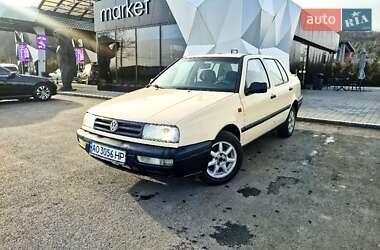 Седан Volkswagen Vento 1994 в Хусті