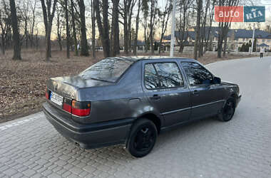 Седан Volkswagen Vento 1992 в Жовкві