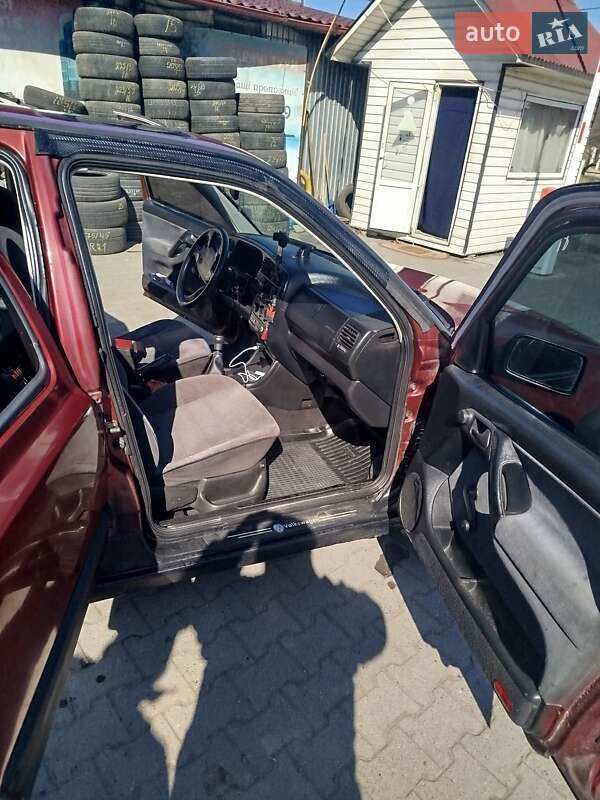 Седан Volkswagen Vento 1994 в Черновцах
