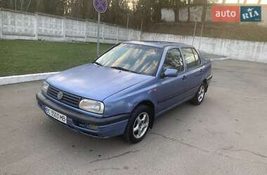 Седан Volkswagen Vento 1992 в 