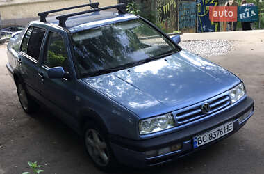 Седан Volkswagen Vento 1992 в 