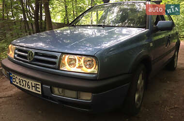 Седан Volkswagen Vento 1992 в 