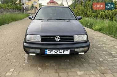 Седан Volkswagen Vento 1992 в Черновцах