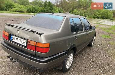 Седан Volkswagen Vento 1992 в 