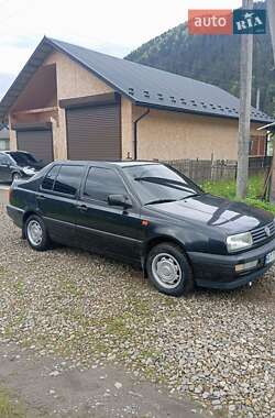 Седан Volkswagen Vento 1993 в 