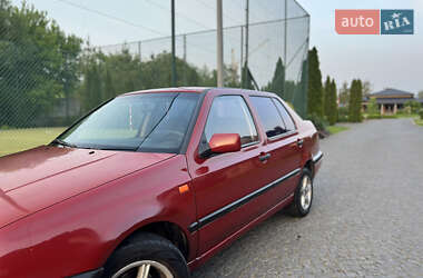 Седан Volkswagen Vento 1993 в 