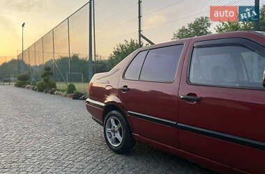 Седан Volkswagen Vento 1993 в 