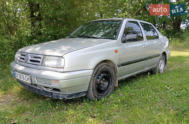 Седан Volkswagen Vento 1994 в Каменец-Подольском