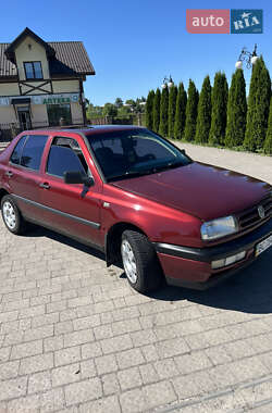 Седан Volkswagen Vento 1993 в Жовтанцах