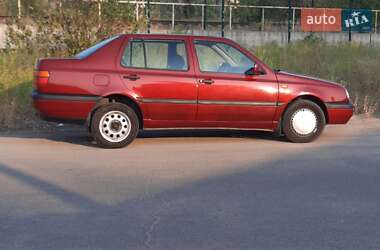 Седан Volkswagen Vento 1993 в 